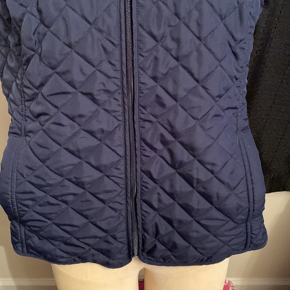 VAN HEUSEN SIZE L BLUE QUILTED ZIP VEST - Picture 5 of 9